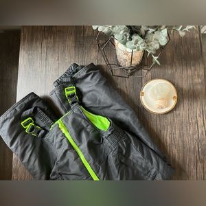 Boys Snow Pants size 6/7